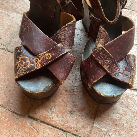 VINTAGE | Leather Sandals - Picture 7 of 9